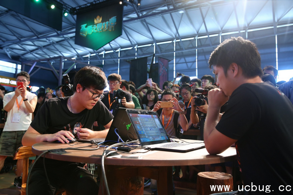 cj2017人皇sky与柯洁昆特牌展台对战 cj2017人皇sky与柯洁昆特牌展台对战